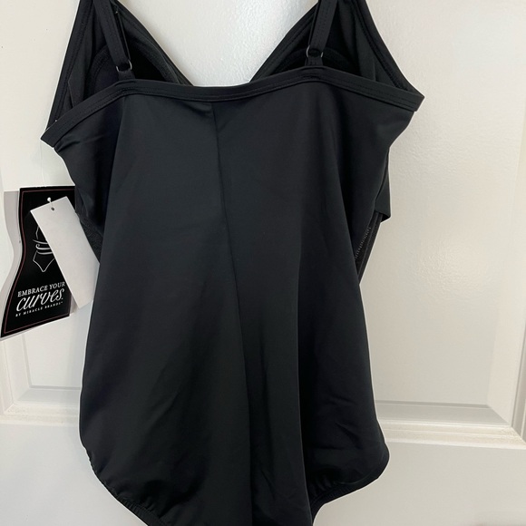 Curves by Miracle Brand Swimsuit - Picture 8 of 11